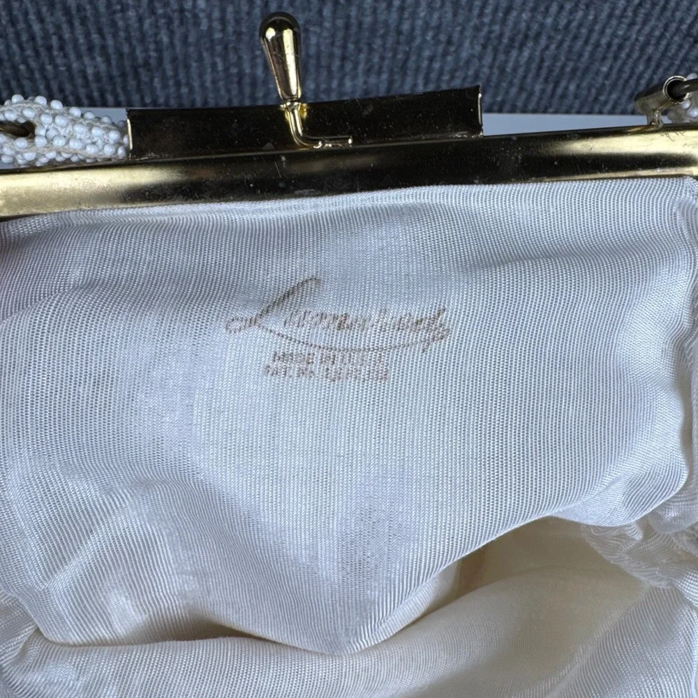 Lumured Vintage Beaded Handbag‎ Ivory White Made in Italy Kiss Lock Evening Bag